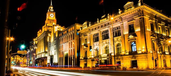 下の画像と一番似ていると思う色相を選んでください。