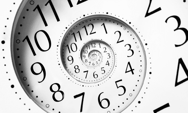 あなたの決まった運命を調べるために、催眠をかけます。時間がぐるぐる回ります。ところで、今は午前ですか？午後ですか？