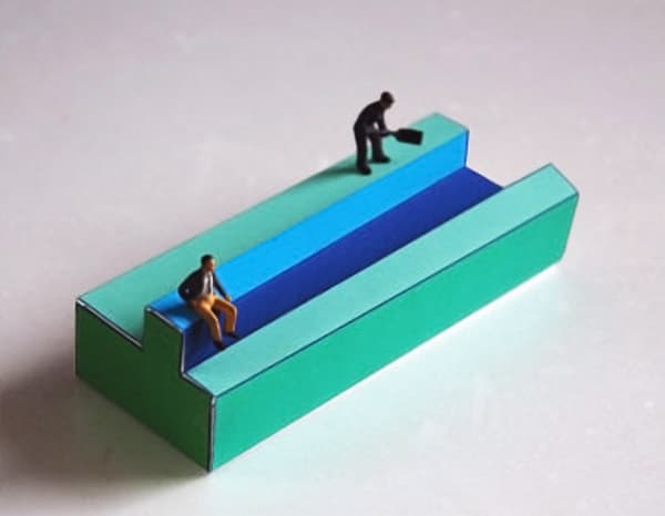 凹凸の絵を見て、より高い位置にいる人はどっちだと思いますか？