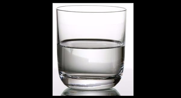 이 유리컵은...?