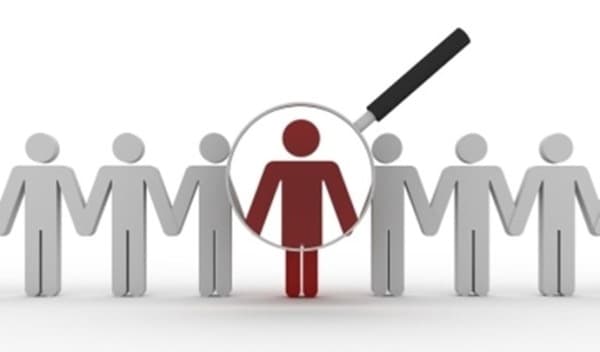 어느 쪽이 더 형편없는 결점이라고 생각하는가?